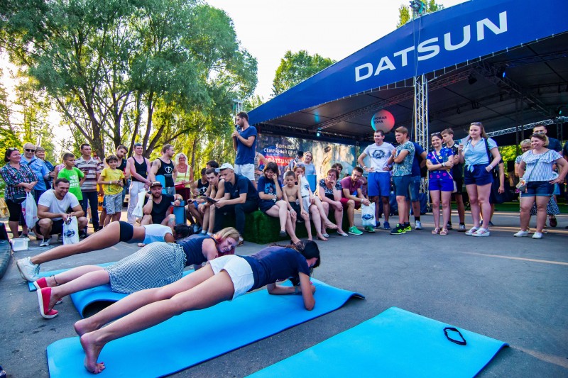 Кто поедет с Datsun на фестиваль по уличной атлетике в Ярославль?